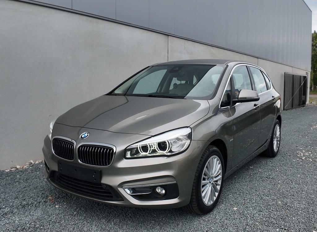 BMW 218 Active Tourer 218i LUXE leer/navi/led/pdc 1hands, Auto's, BMW, Beige, Bedrijf, Onderhoudsboekje, 100 kW