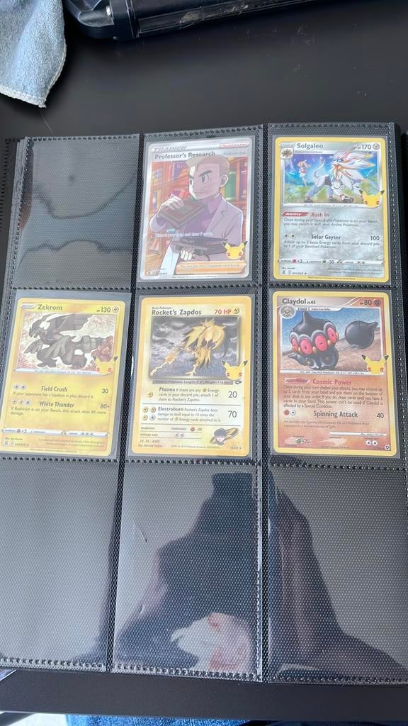 Celebrations pokemon 25 anniversary kaarten, Ophalen of Verzenden, Zo goed als nieuw