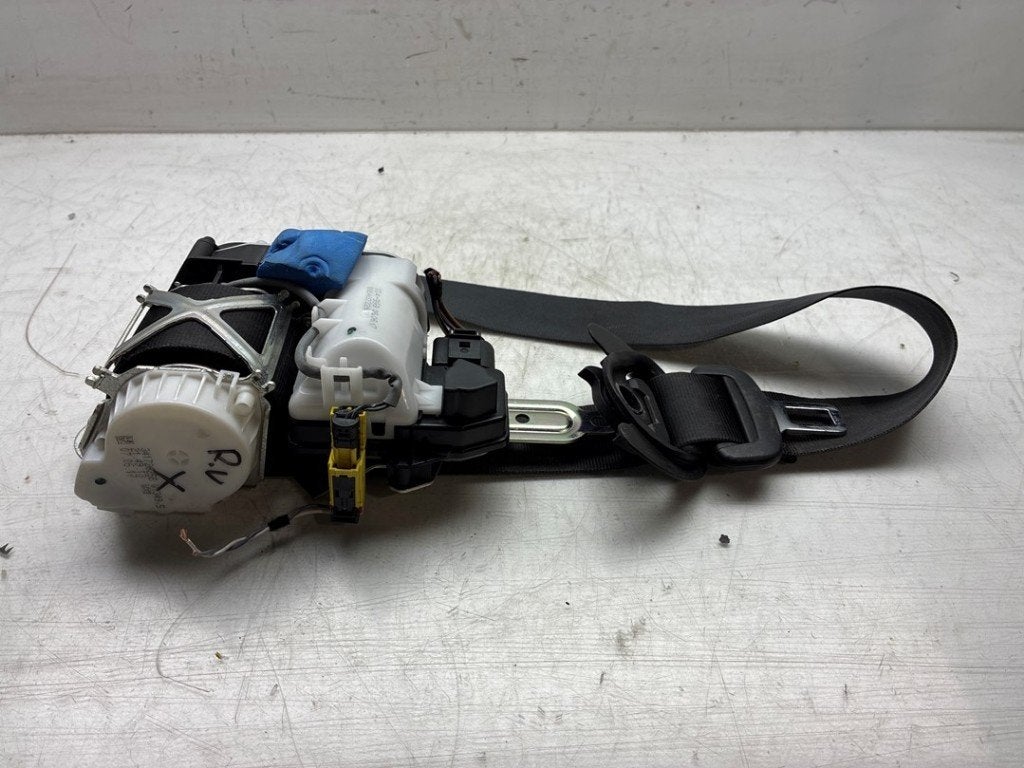 CEINTURE DE SECURITE AVANT DROIT Volkswagen Golf VII (AUA), Volkswagen, Volkswagen AG, Utilisé, Kundenbetreuung@volkswagen.de