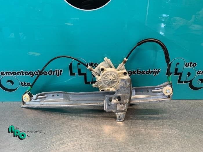 Mécanique vitre 4portes avant droite d'un Peugeot 407 (407, -, 3 mois de garantie, Utilisé, -