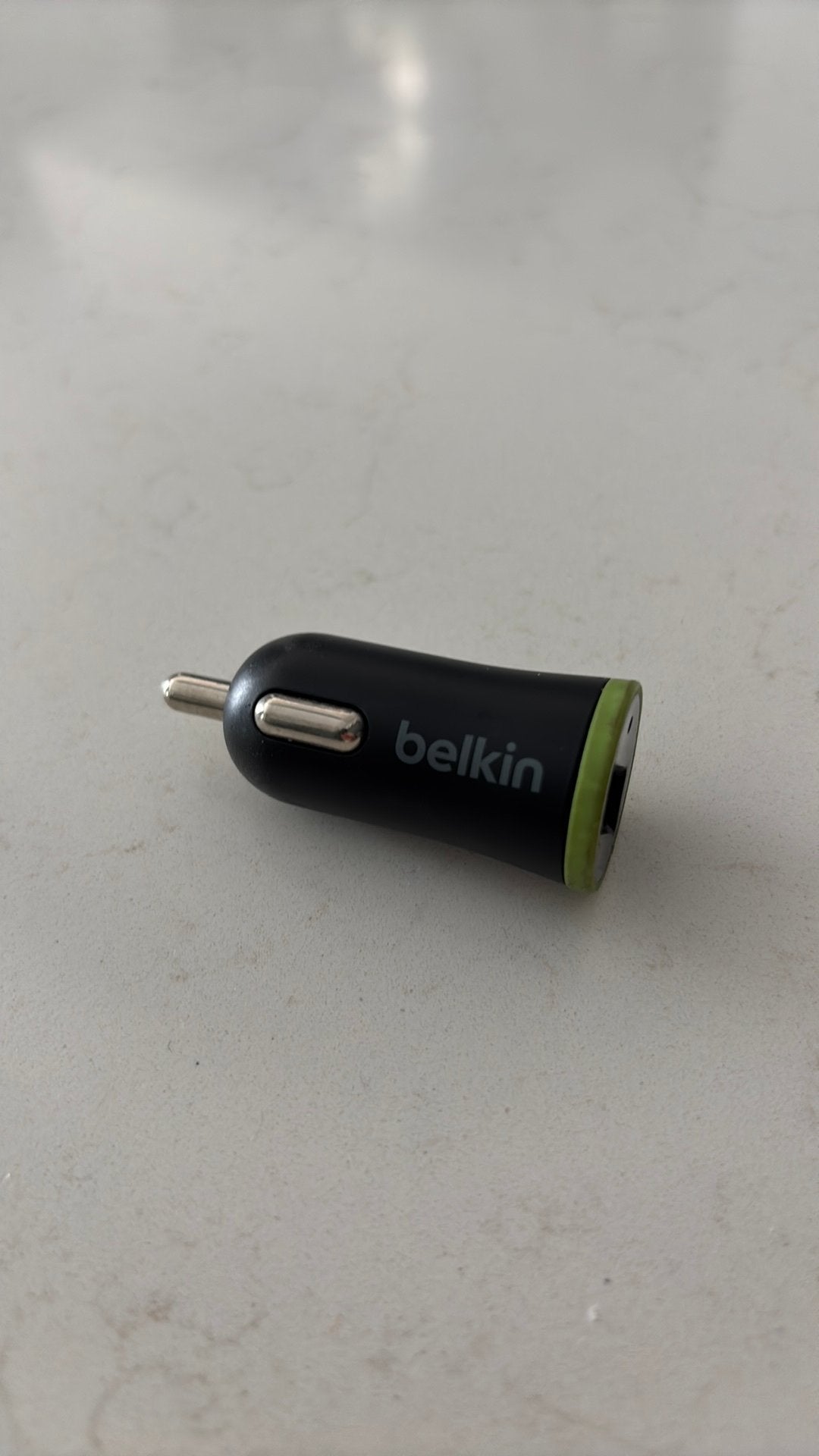 Belkin universele usb autolader, Telecommunicatie, Autoladers, Ophalen, Zo goed als nieuw
