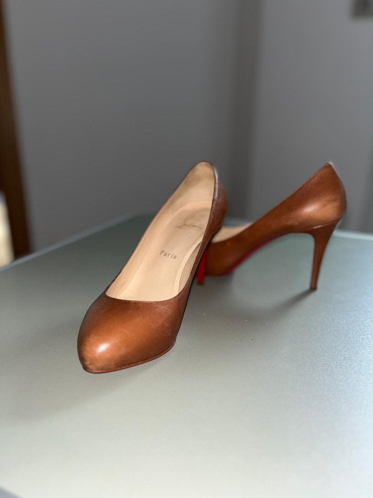 Louboutin stiletto - MEENEEMPRIJS, Kleding | Dames, Schoenen, Bruin, Ophalen of Verzenden, Schoenen met hoge hakken, Gedragen