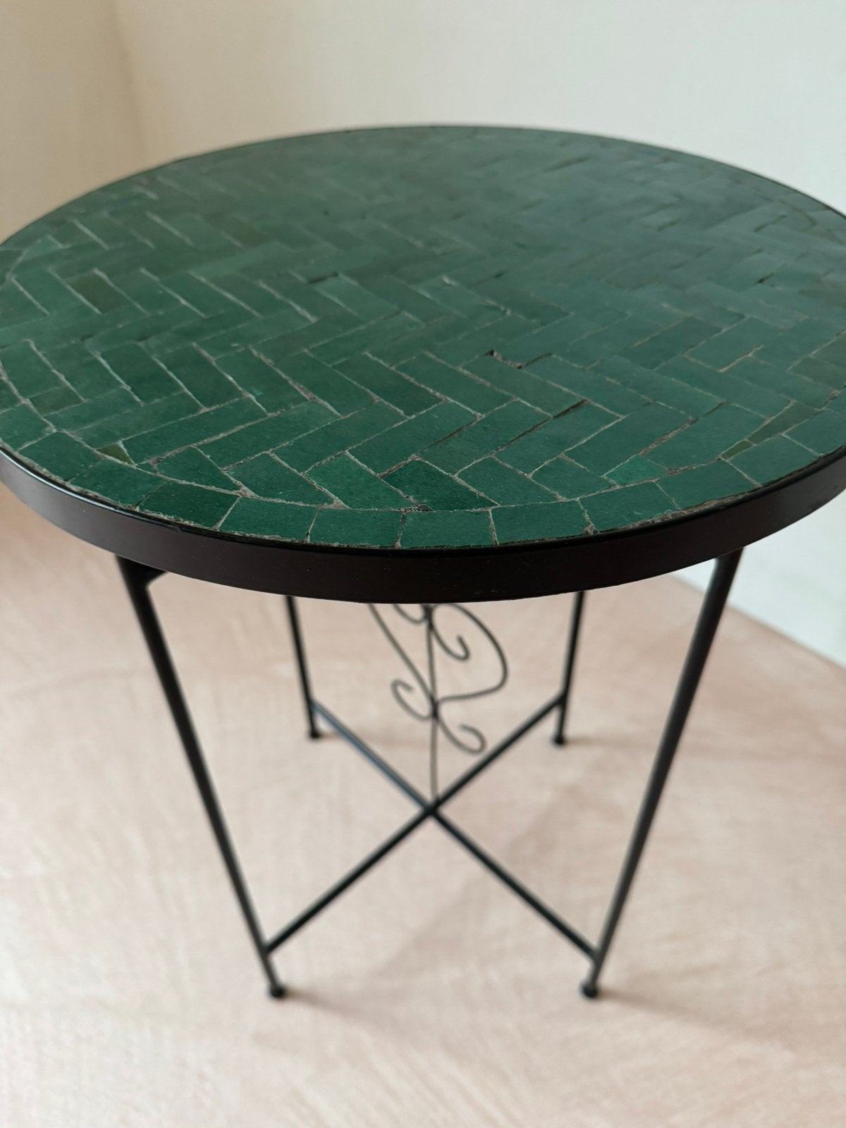 Bijzettafel met groene marokkaanse tegels 40Dx52H, Ophalen, Zo goed als nieuw