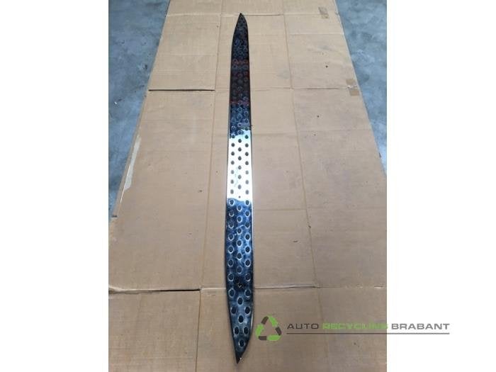 Bande décorative d'un Mercedes ML-Klasse, -, 3 mois de garantie, Utilisé, -