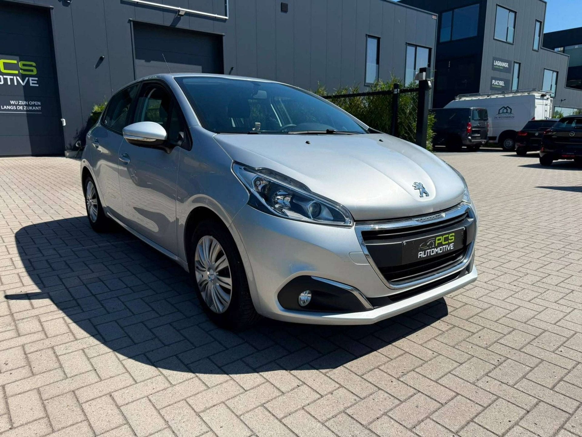 Peugeot 208 Uitstekend onderhouden! / 1.2 Benzine / Euro 6b, Autos, Achat, Euro 6, Entreprise, 82 ch