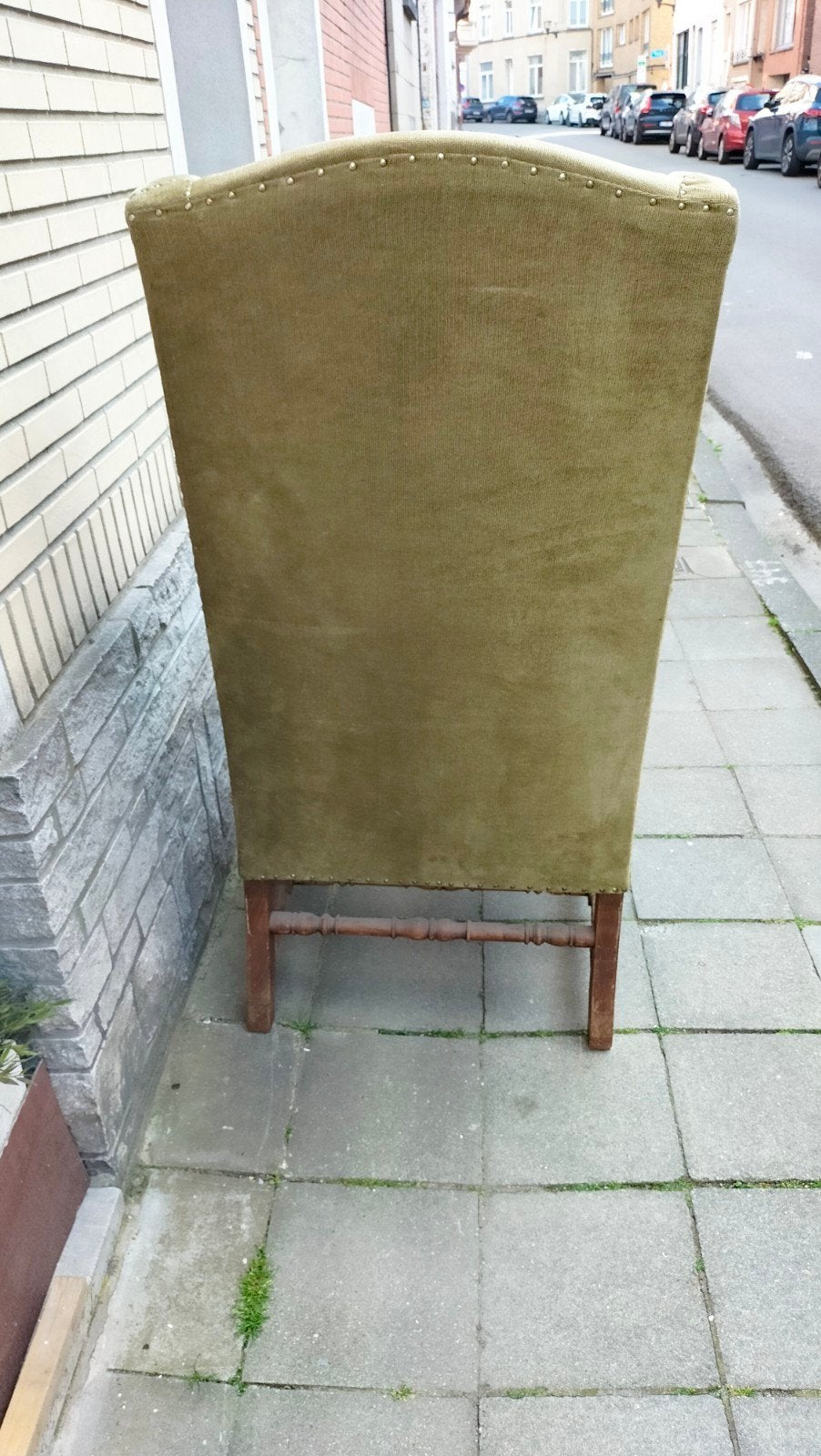 Beau haut Fauteuil à donner gratuit URGENT