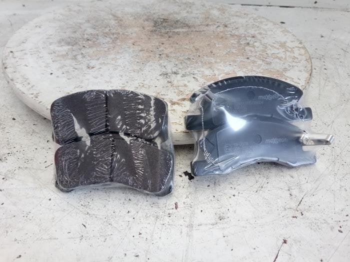 Remblok voor van een Daihatsu Charade, Auto-onderdelen, Gebruikt, -, -, -