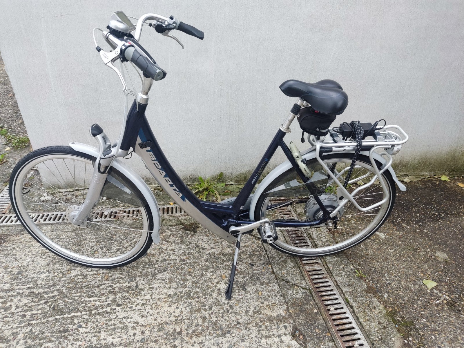 2 ELECTRICHE DAMENFIETS, 250 SAMEN, Fietsen en Brommers, Ophalen of Verzenden