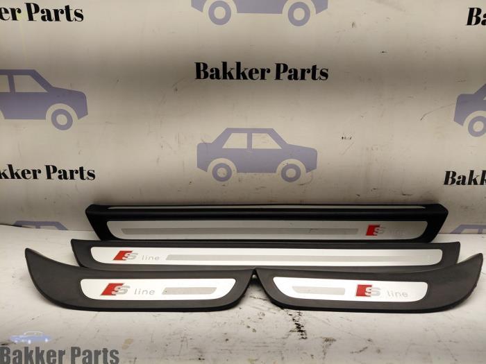 Bande décorative d'un Audi Q5, -, -, 3 mois de garantie, Audi