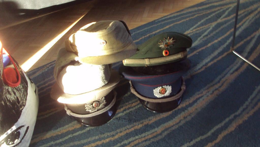 lot kepies etc DDR en Polizei, Ophalen of Verzenden