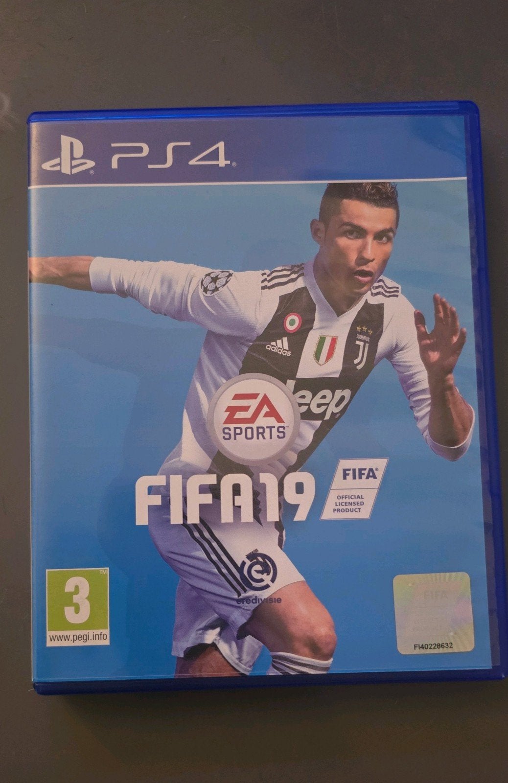 FIFA19, 3 spelers of meer, Ophalen, Zo goed als nieuw