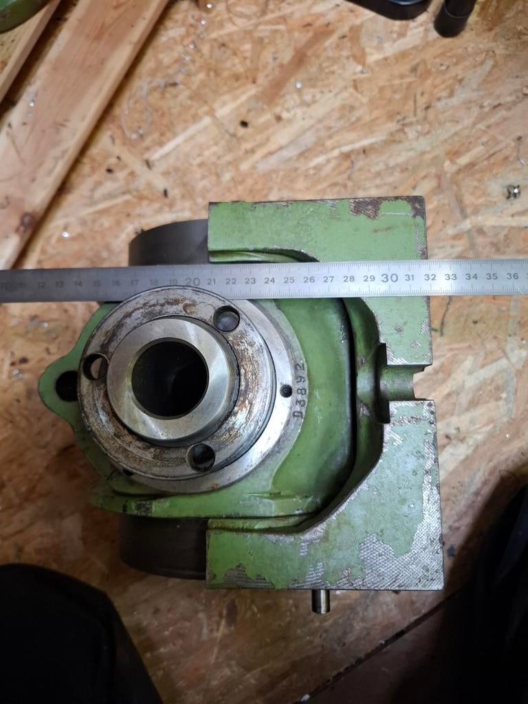 Répartissez le fixateur supérieur, Enlèvement