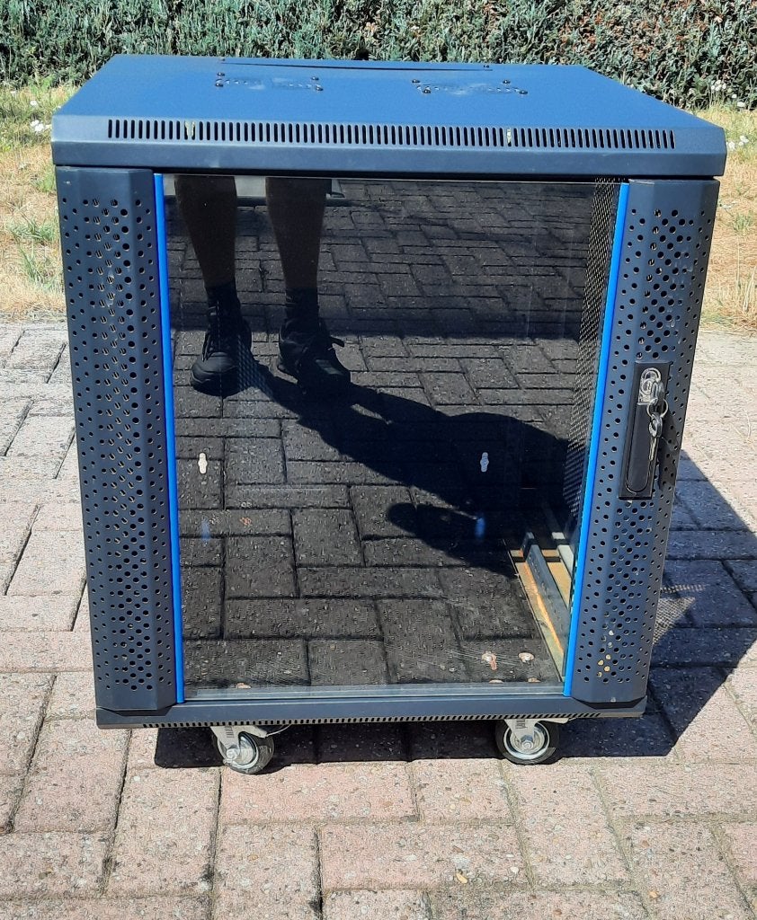 Armoire de serveur/armoire de batterie robuste Pylontech 6U, Enlèvement, Comme neuf, Verre, Tôle d'acier