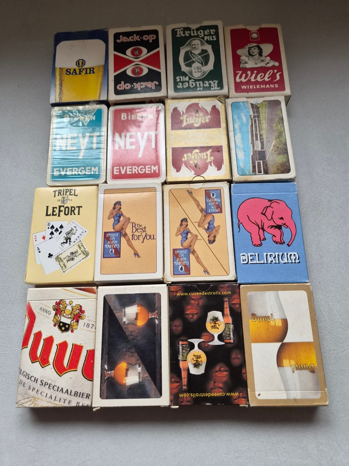 16 boeken kaarten van brouwerijen, Verzamelen, Ophalen of Verzenden
