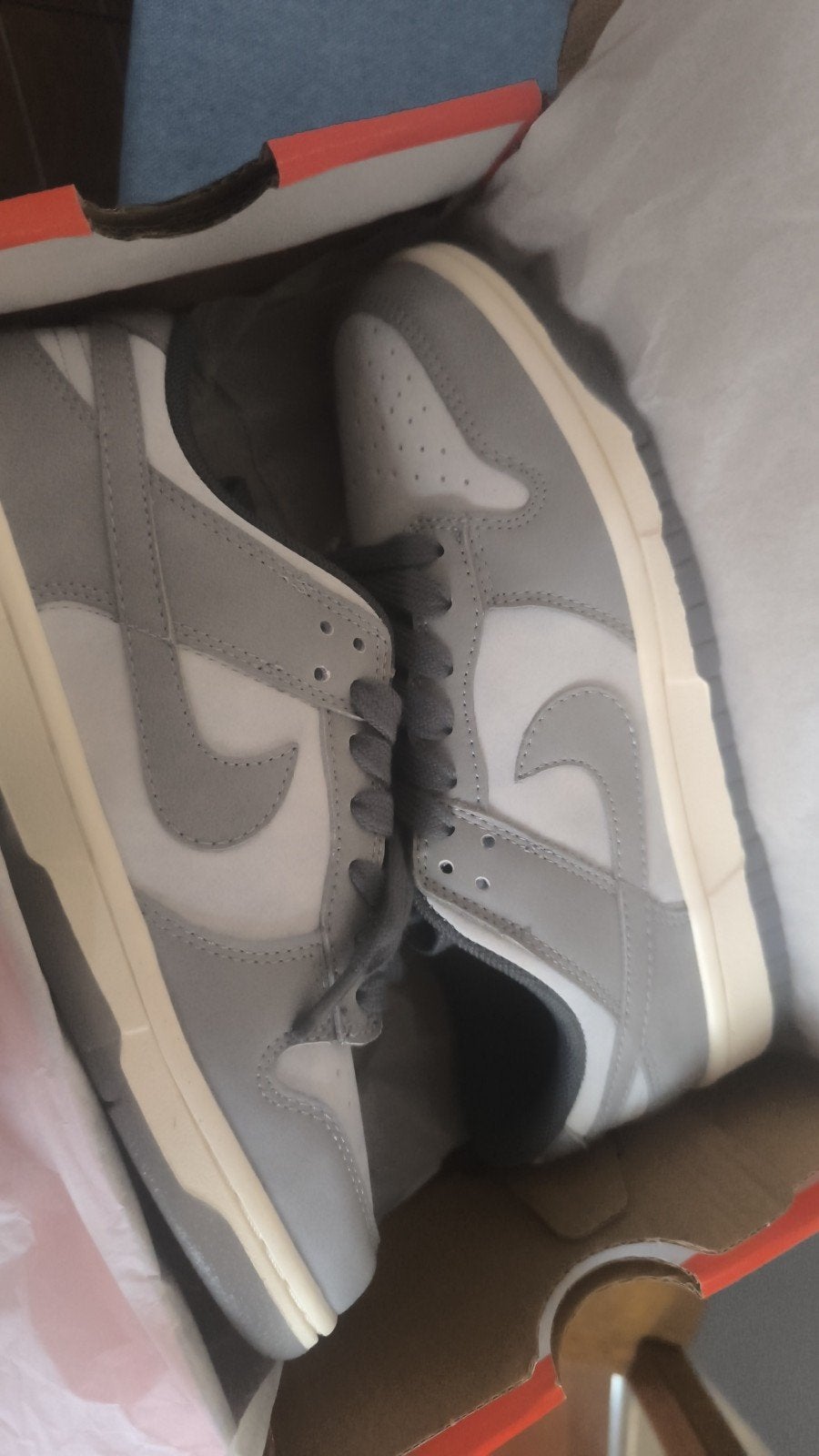 Nike femme t38, Enlèvement