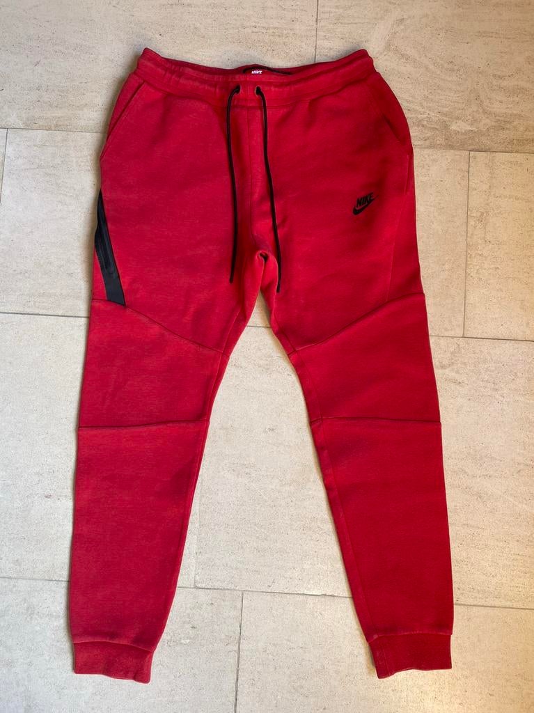 Rode broek Nike Tech fleece maat M, Vêtements | Hommes, Pantalons, Rouge, Enlèvement ou Envoi, Nike, Porté