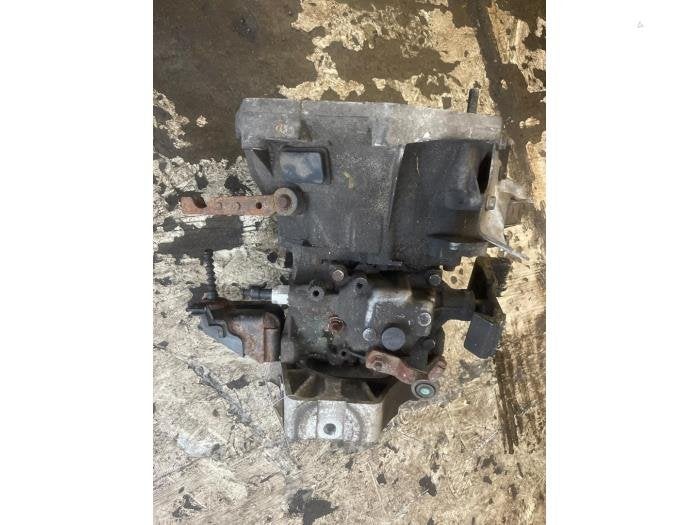 Boîte de vitesse d'un Ford KA, Autos : Pièces & Accessoires, Transmission & Accessoires, Ford, Utilisé, 3 mois de garantie, Enlèvement ou Envoi