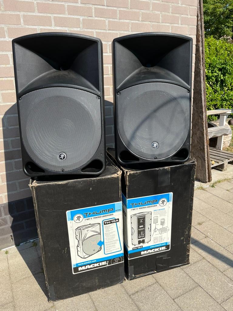2x Mackie Thump TH-15A, Muziek en Instrumenten, Ophalen, Zo goed als nieuw, Minder dan 500 watt, P.A.