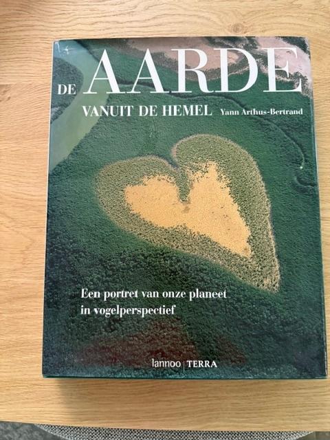 De aarde vanuit de hemel, Ophalen, Gelezen, Jan Arthus Bertrand
