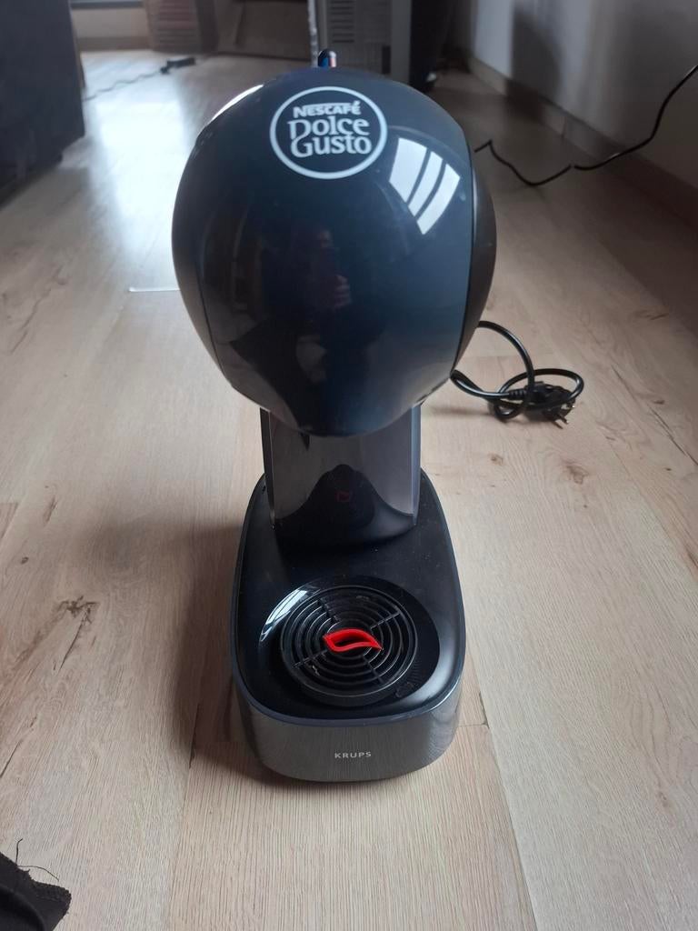 Cafetière Krups Dolce Gusto Infinissima
KP170 proche du neuf, Enlèvement ou Envoi, Cafetière