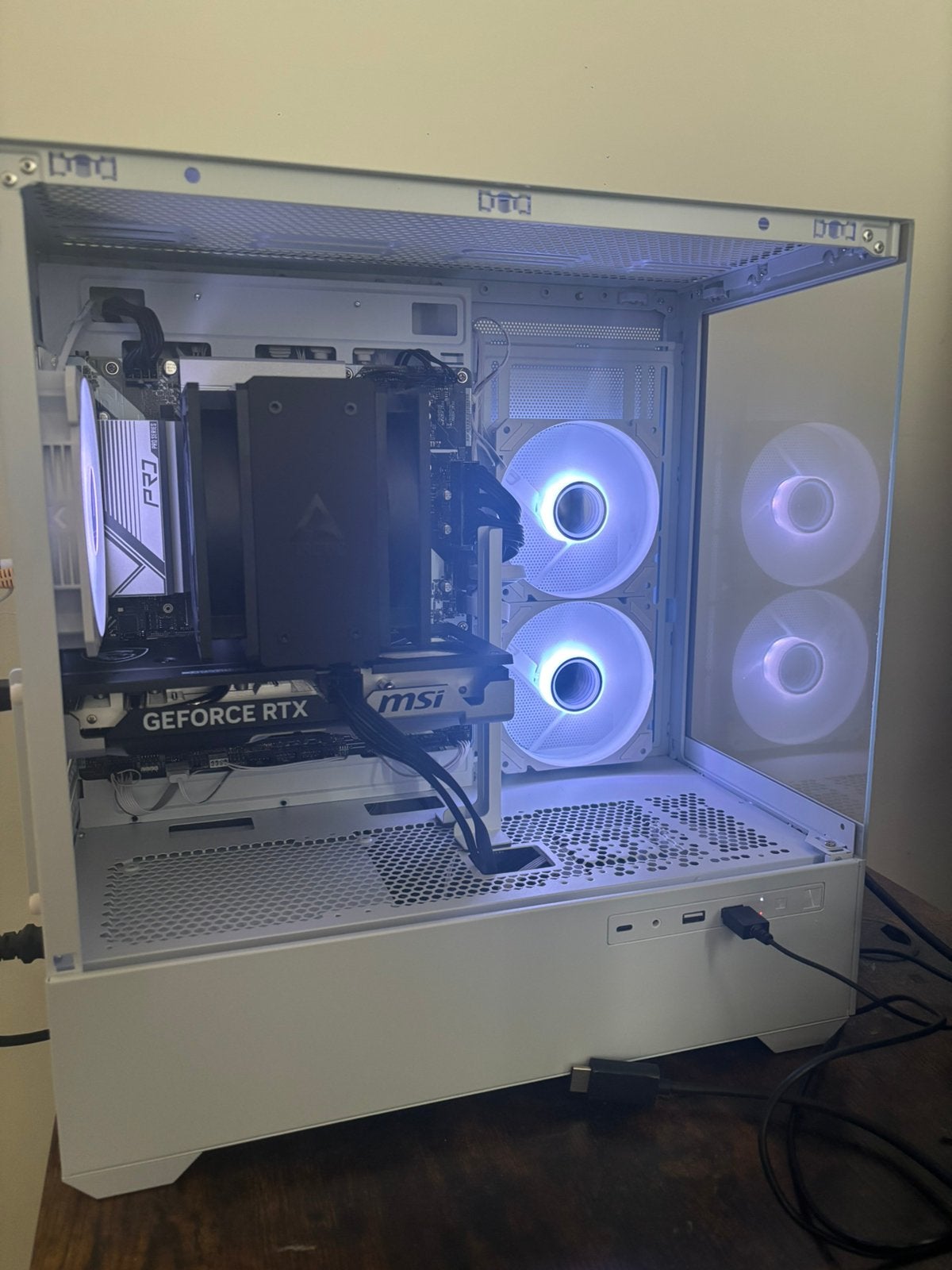 Gaming PC RTX 5060Ti 16GB, i7 14700, 32GB DDR5 6000Mhz, Virtual Reality, Comme neuf, 4 Ghz ou plus, SSD