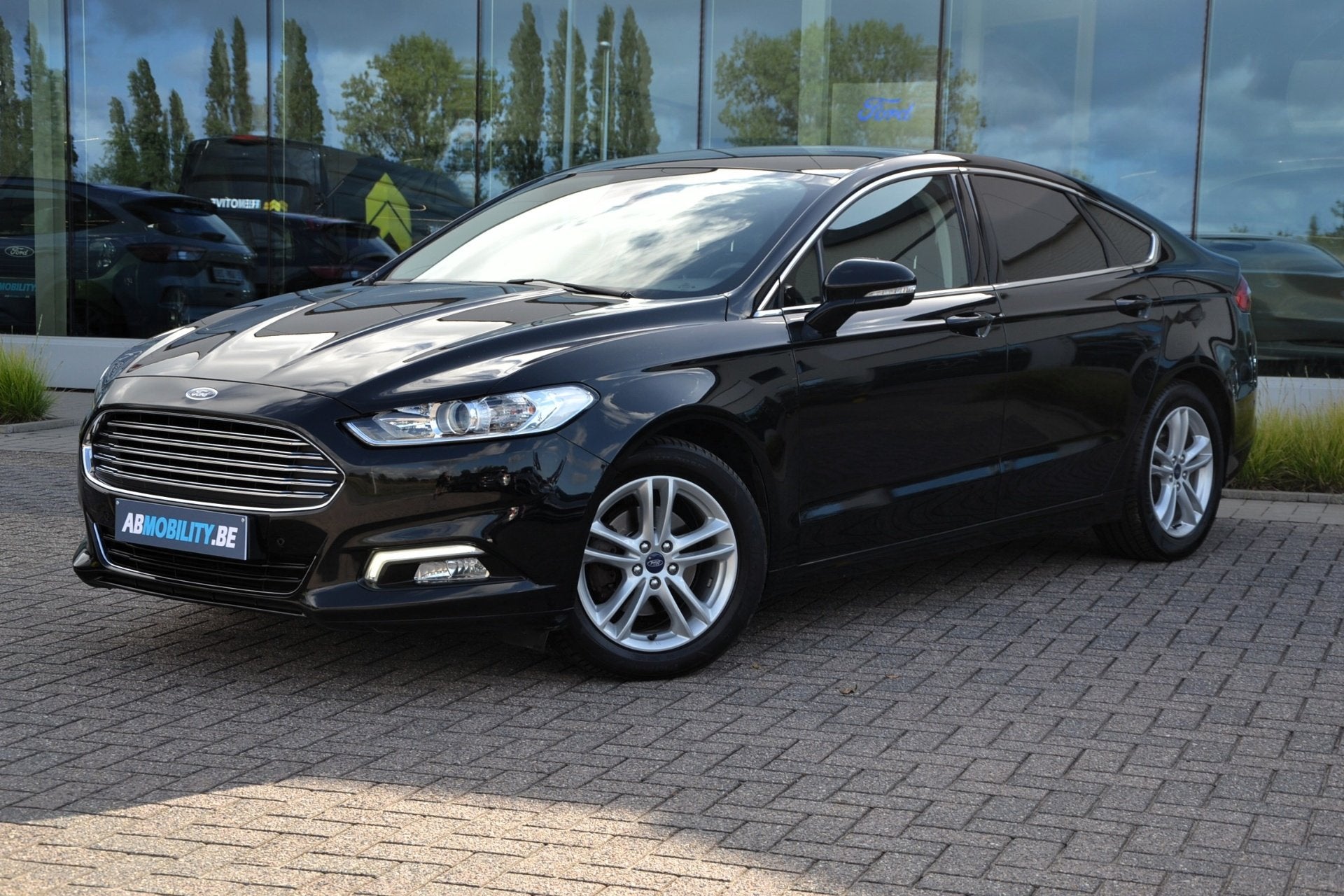 Ford Mondeo Titanium 1.5i Ecoboost AUTOMAAT (bj 2018), Auto's, Stof, Overige kleuren, Mondeo, 146 g/km