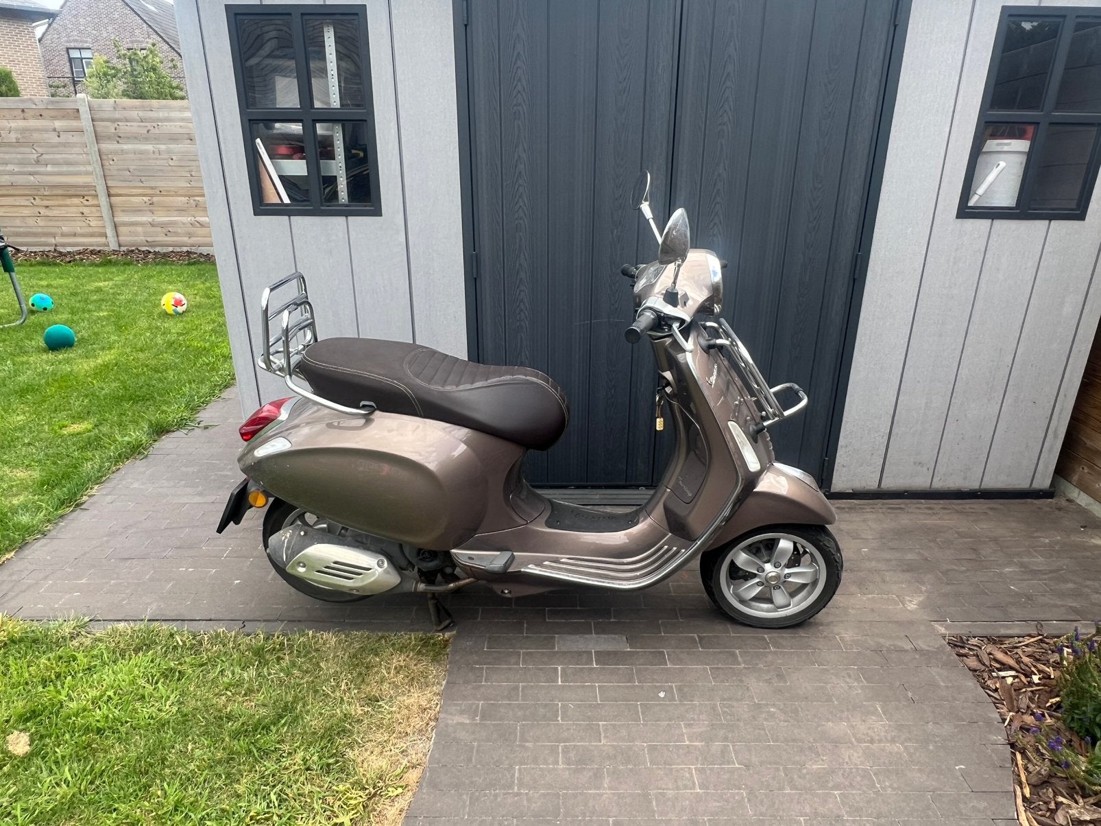 Vespa primavera 50cc, Fietsen en Brommers, Ophalen, Gebruikt, Overige modellen, Klasse B (45 km/u)