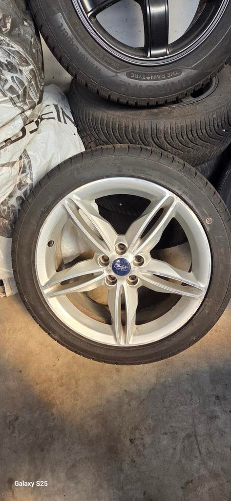 jantes Ford Kuga avec pneus, Autos : Pièces & Accessoires, Pneus & Jantes, Pneu(s)