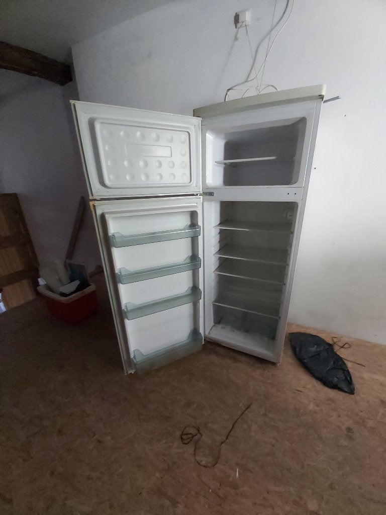Frigo + Congélateur, Friac ,Fonctionne bon état ., Electroménager, 160 cm ou plus, Enlèvement, Utilisé, 200 litres ou plus