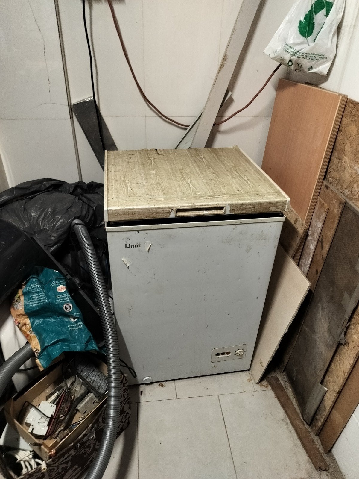 Congélateur usé à vendre URGENT, Electroménager, Enlèvement, Congélateur