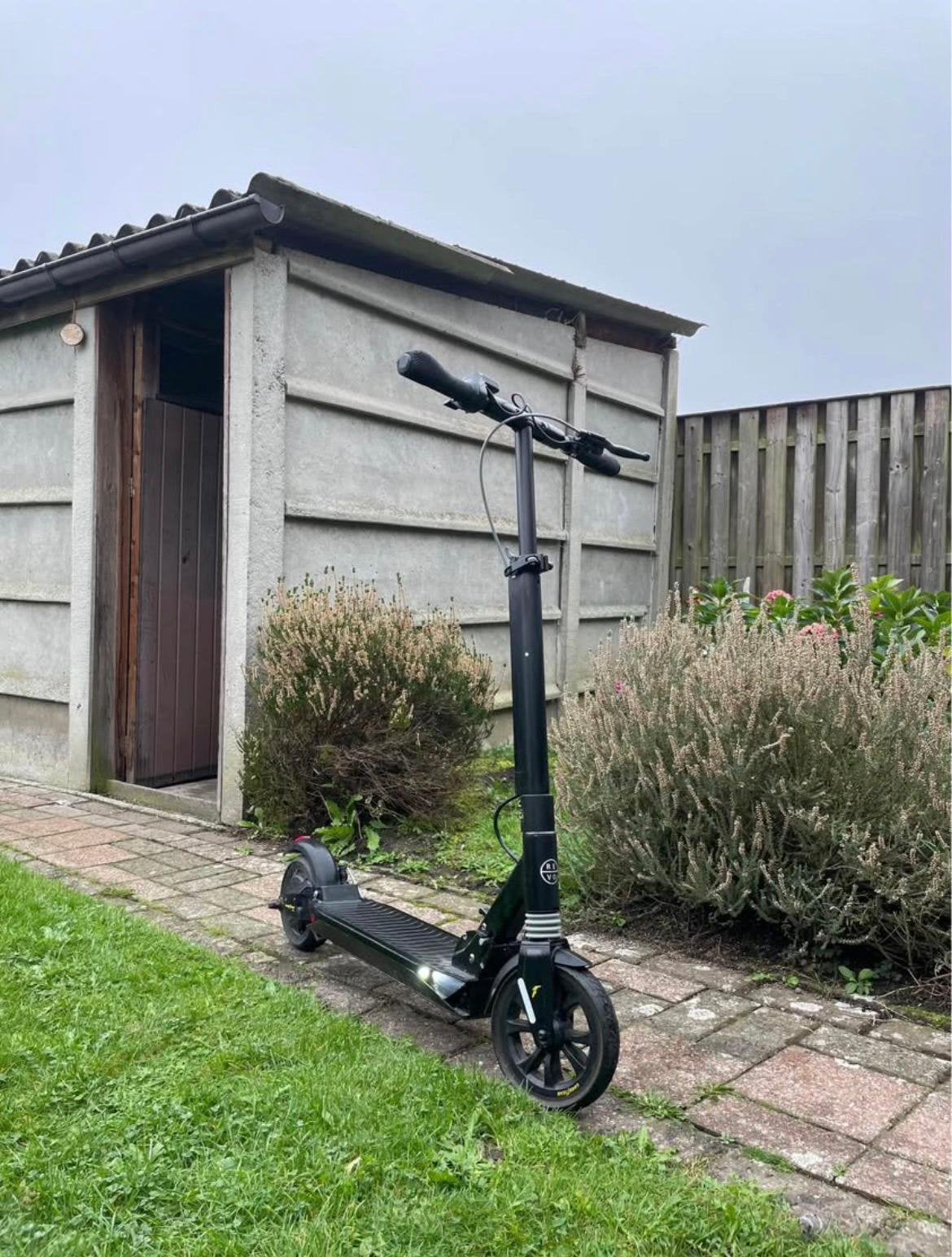 E-step Revoe in zeer goede staat, Fietsen en Brommers, Steps, Ophalen, Gebruikt, Elektrische step (E-scooter)