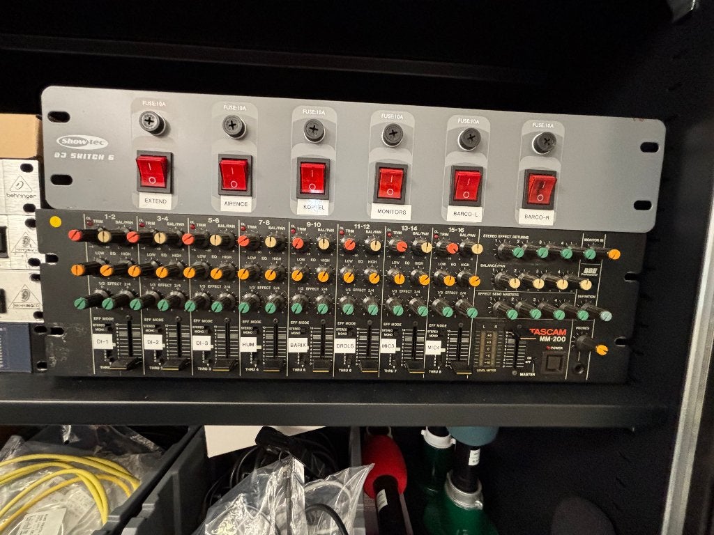 mixer tascam mm-200 met midi mengpaneel, Ophalen of Verzenden, Gebruikt