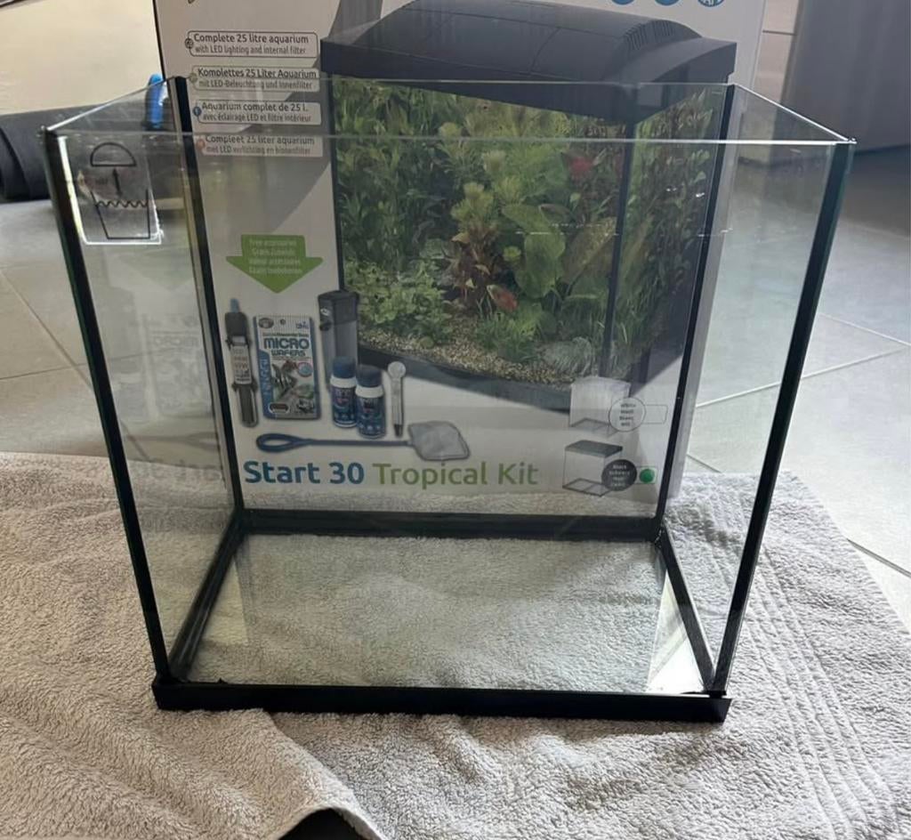 Aquarium, Dieren en Toebehoren, Vissen | Aquaria en Toebehoren, Zo goed als nieuw, Leeg aquarium, Inclusief deksel, Pomp, Verwarming