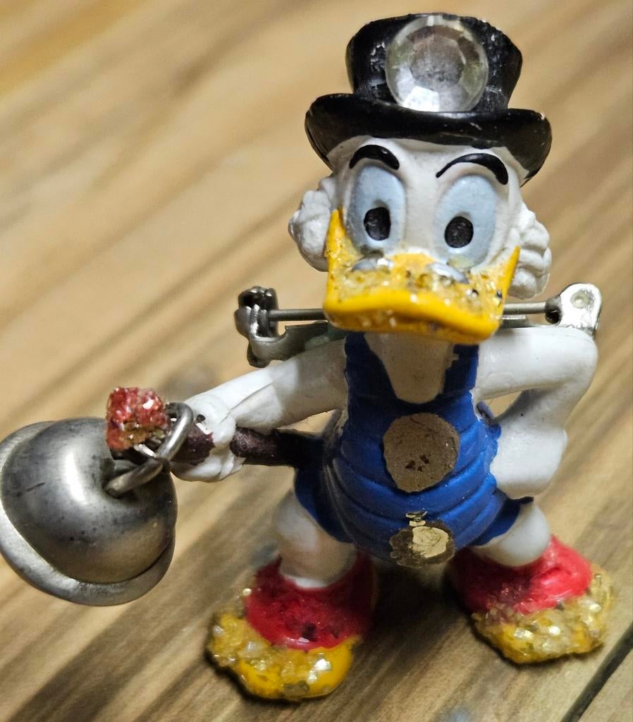 Dagobert Duck vintage broche
Dit vintage Dagober, Verzamelen, Disney, Ophalen of Verzenden