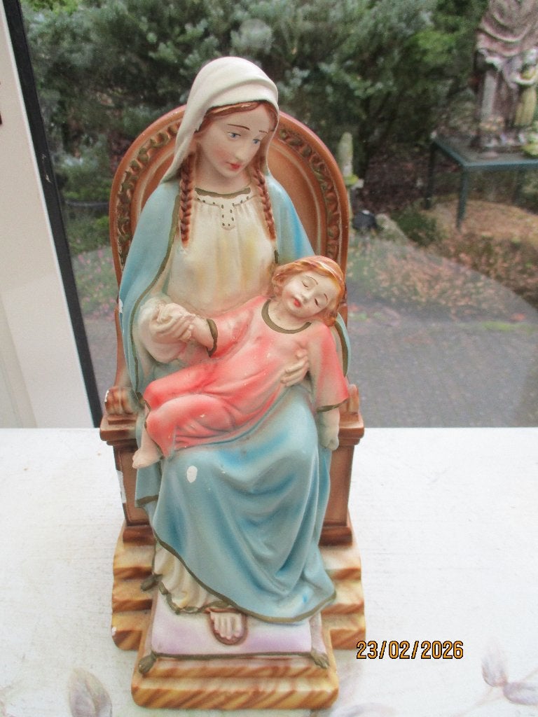 Te koop: Beeld Maria op stoel, Antiek en Kunst, Ophalen