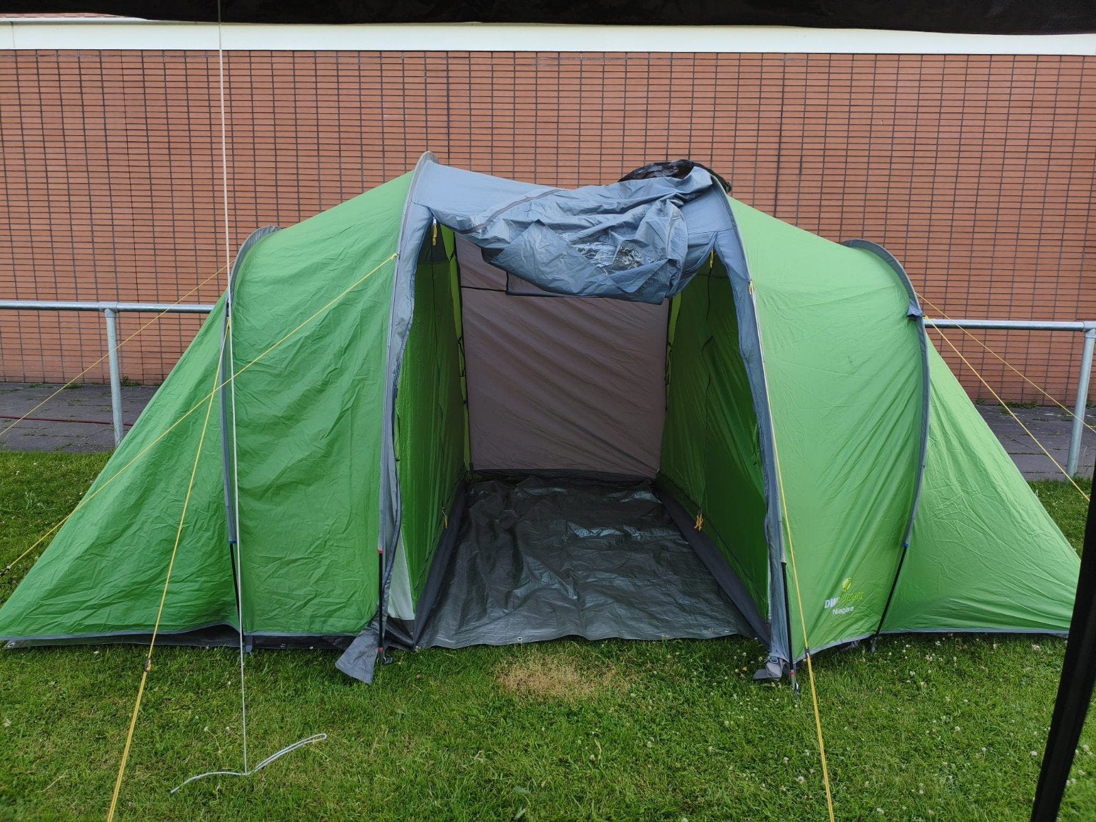 2 persoons tent met een opslagruimten palen haringeng stormt, Enlèvement, Neuf, Jusqu'à 2