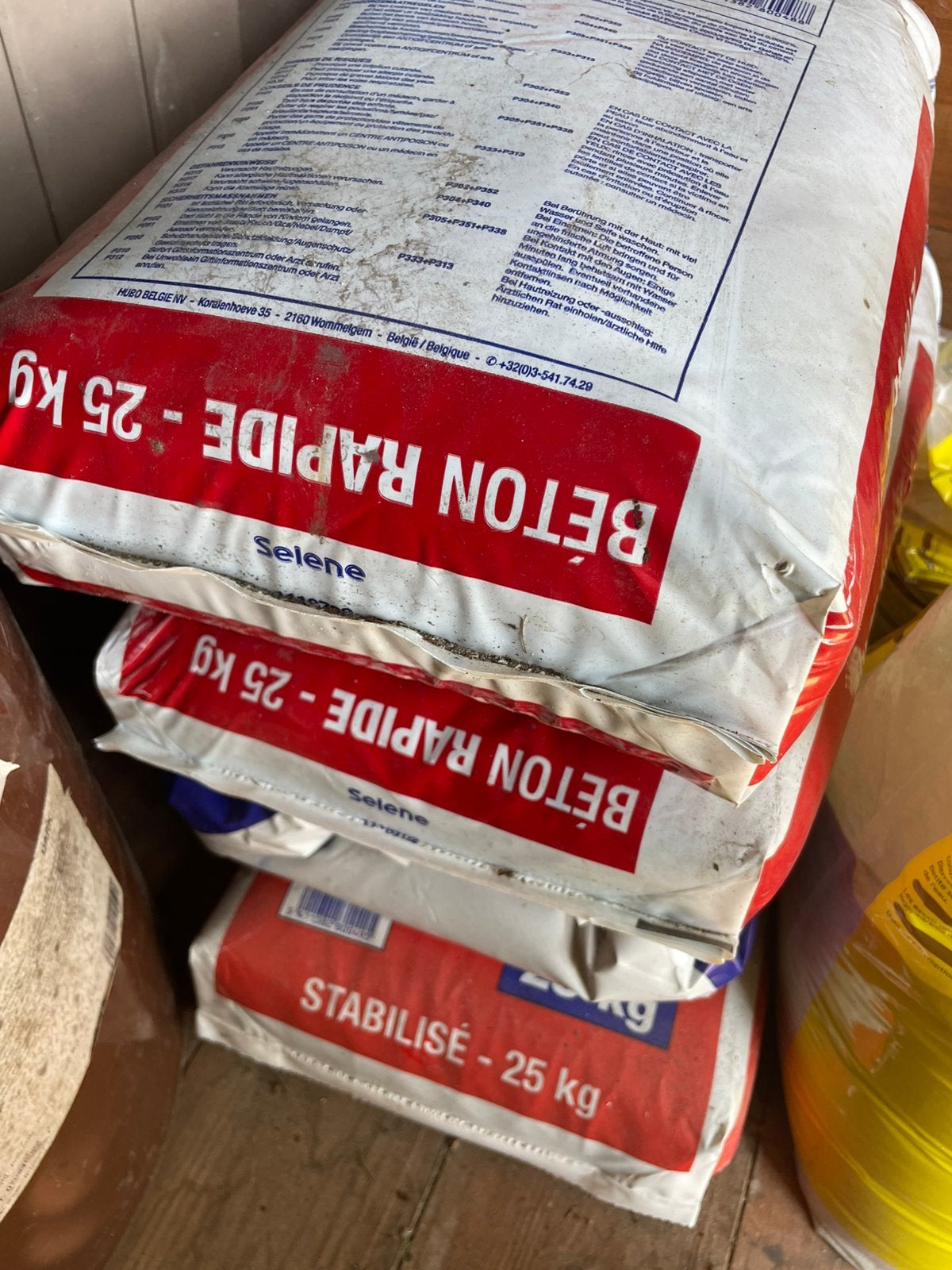4 zakken stabilisé van 25kg, Ophalen, Zo goed als nieuw