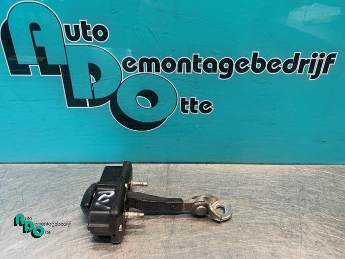 Deurvanger 4Deurs rechts-voor van een Fiat Punto Evo (Punto, Gebruikt, -, -, Ophalen of Verzenden