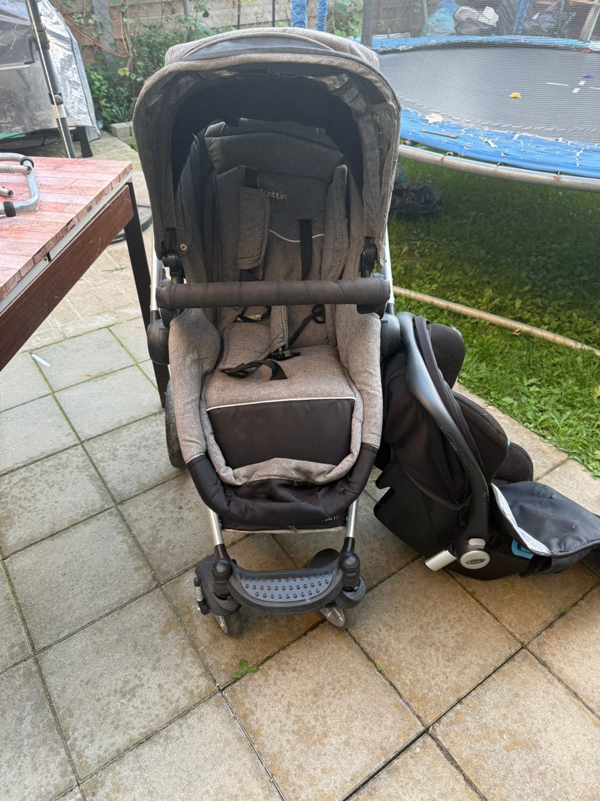 Merk = trottine kleur =zwart met grijs goede kwaliteit, Autres marques, Autres méthodes, Mode veille, Comme neuf