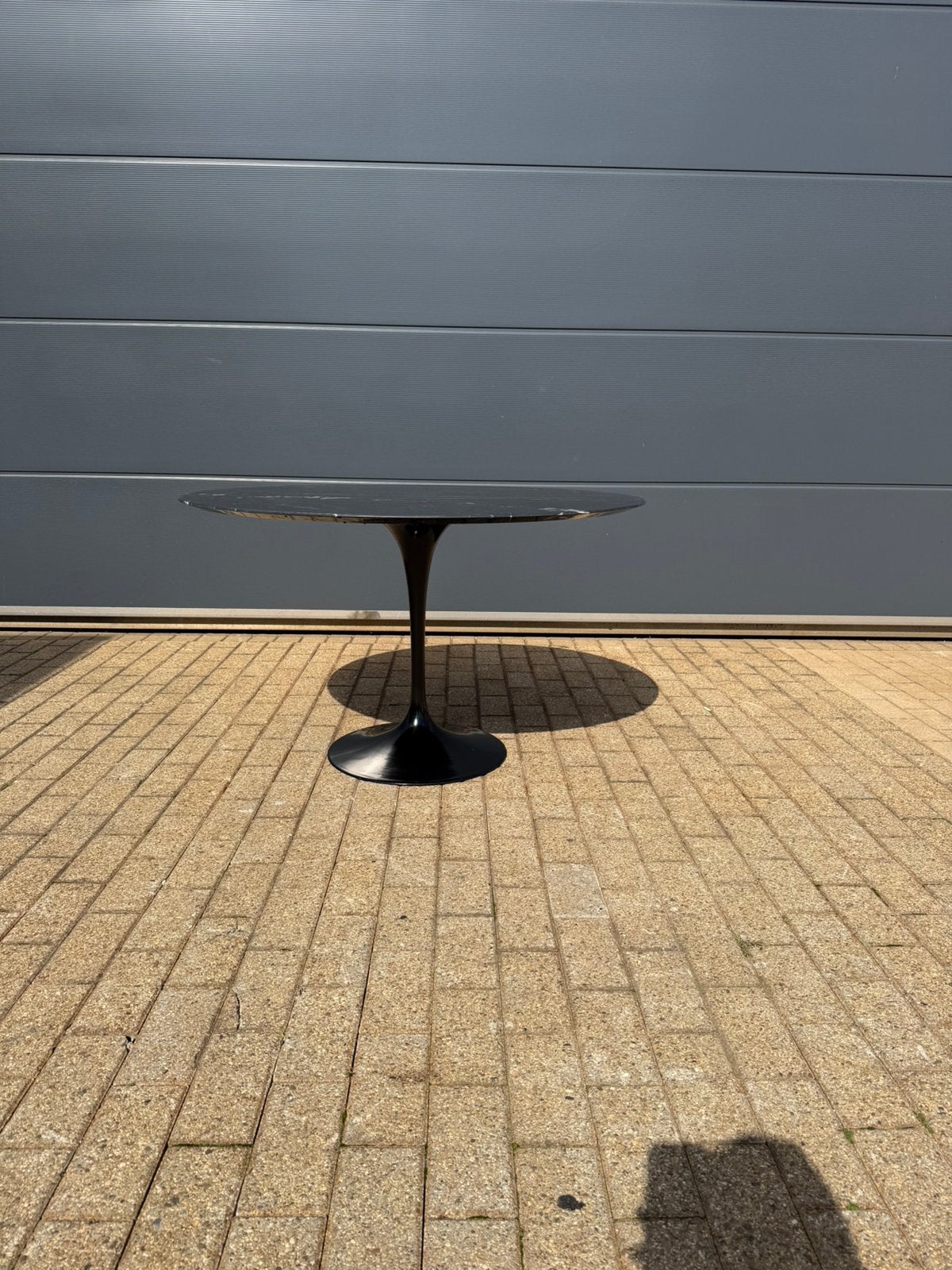 Originele ronde Knoll Tulip eettafel Nero Marquina Saarinen, Huis en Inrichting, Ophalen of Verzenden, Rond, Vitra togo mah jong ligne roset cor cassina b&b italia artifort