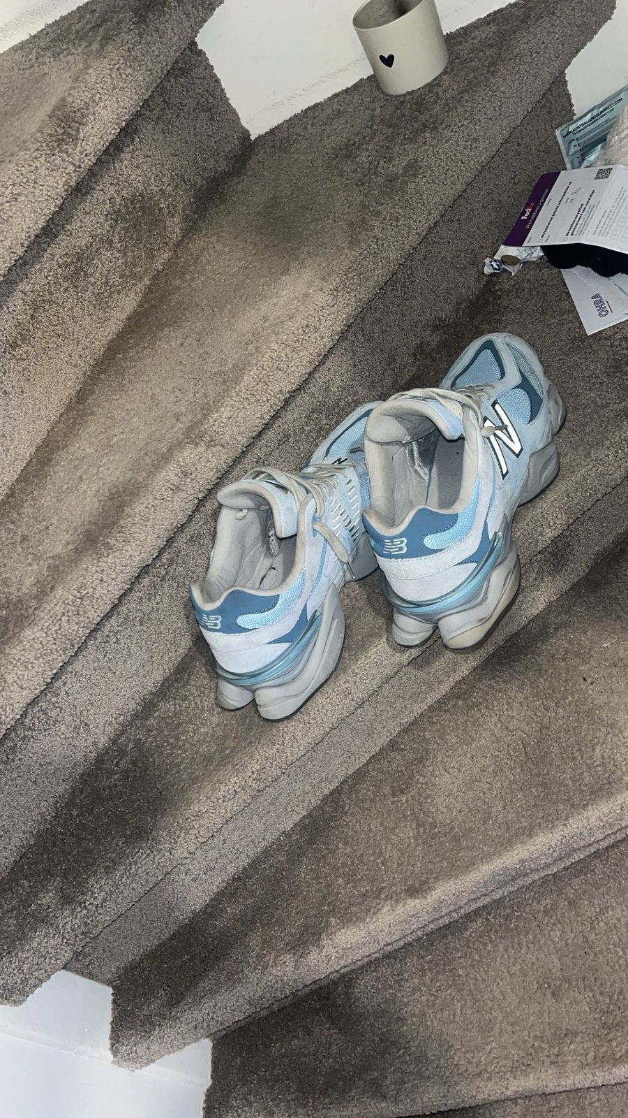 New Balance 9060 Lichtblauw  Zo Goed Als Nieuw maat 46.5, Bricolage & Construction, Roues & Roulettes pivotantes, Enlèvement, Comme neuf
