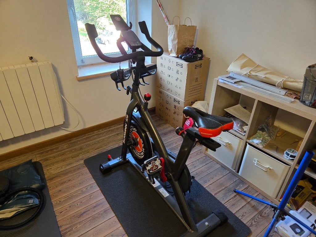 Vélo d'appartement Schwinn IC8, Excellent état, Enlèvement, Comme neuf, Jambes, Vélo d'appartement