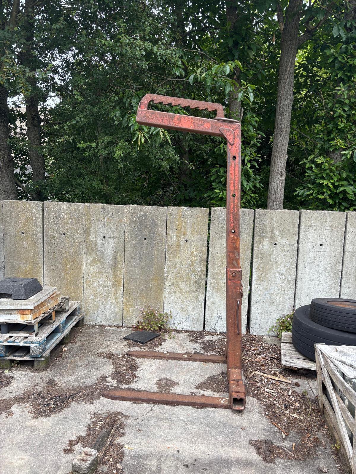 Uitschuifbare Pallethaak, Doe-het-zelf en Bouw, Ophalen, Zo goed als nieuw