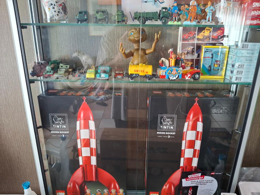 2 ensembles de boîtes de Tintin à vendre, Enfants & Bébés, Enlèvement