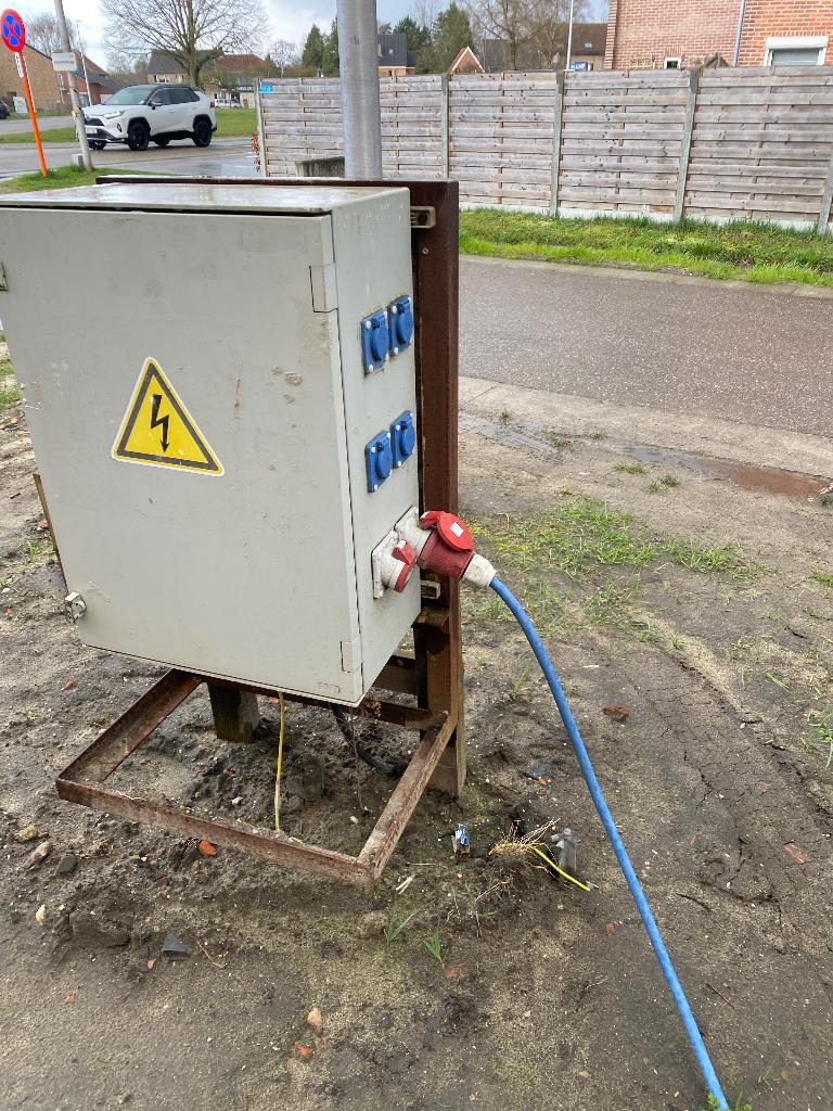 2 werfkasten te koop 500 euro per kast, Enlèvement, Utilisé, Autres types