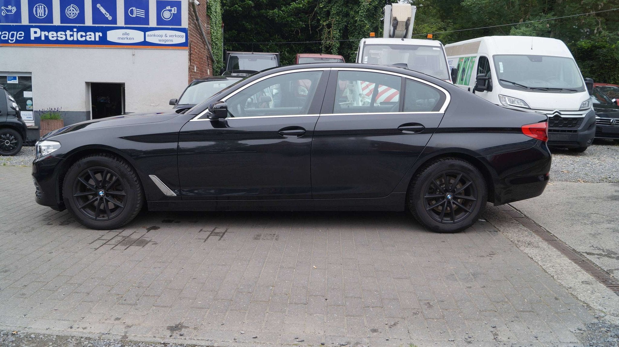 BMW 5 Serie 520 BMW 520D /SUNROOF/HEAD UP DISPLAY/ADAPTIVE C, Auto's, Automaat, Zwart, Bedrijf, 5 deurs