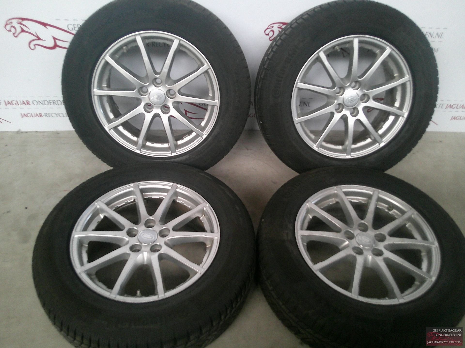 17″ Evoque velgen set met Continental winterbanden, -, Utilisé, Véhicule tout-terrain, -