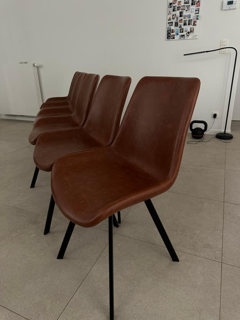 6 JYSK eetkamerstoelen cognac/zwart – HYGUM, Ophalen, Zo goed als nieuw, Bruin