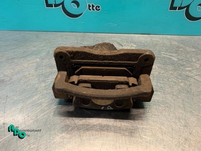 Remklauw (Tang) links-achter van een Kia Sorento (Sorento 06, -, -, Ophalen of Verzenden, -