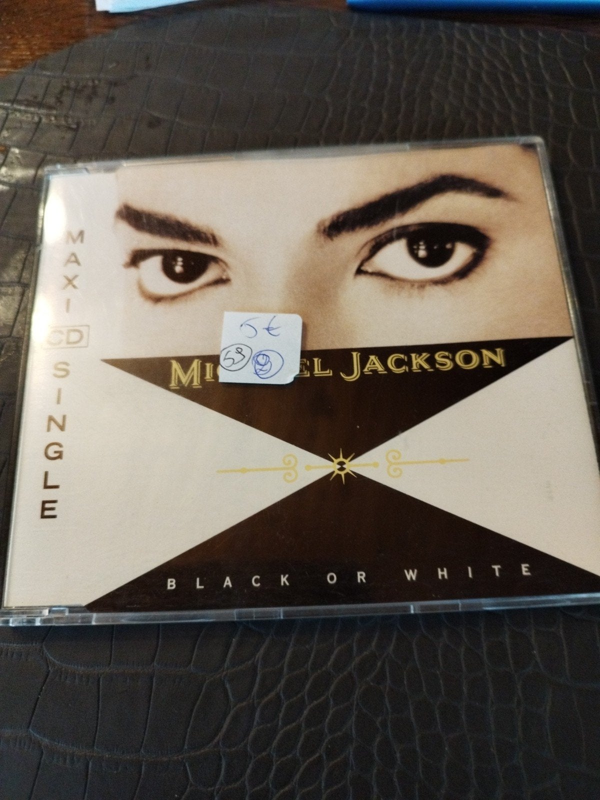 Michael Jackson cd, Ophalen